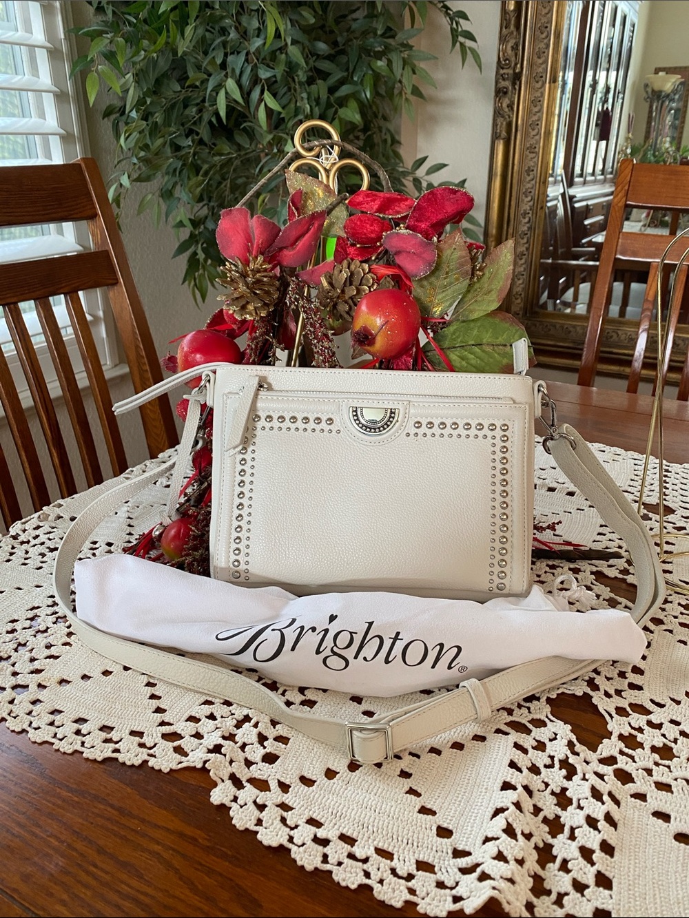 Brighton Jordyn Ivory Leather Crossbody Organizer In Mint Condition & Stud Trim